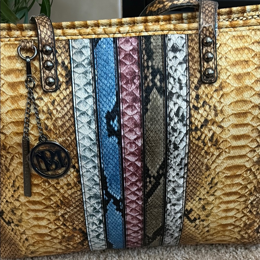 NWT Badgley Mischa Vegan Leather Snake Print Tote Bag - Picture 3 of 6
